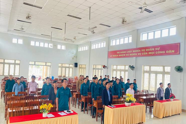LỄ TRAO QUYẾT ĐỊNH KẾT NẠP DÂN QUÂN TỰ VỆ NĂM 2025